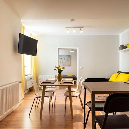 Cosy Two Br Plus Self Checkin Plus Street Parking Berlim Exterior foto
