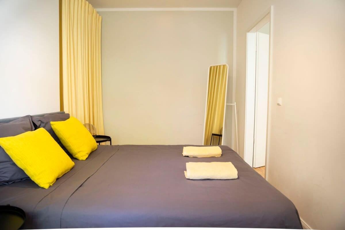 Cosy Two Br Plus Self Checkin Plus Street Parking Berlim Exterior foto